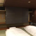 Hananobou Kinkakuji-michi